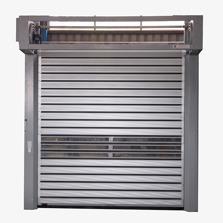 Що саме відрізняє швидкісні двері від звичайних